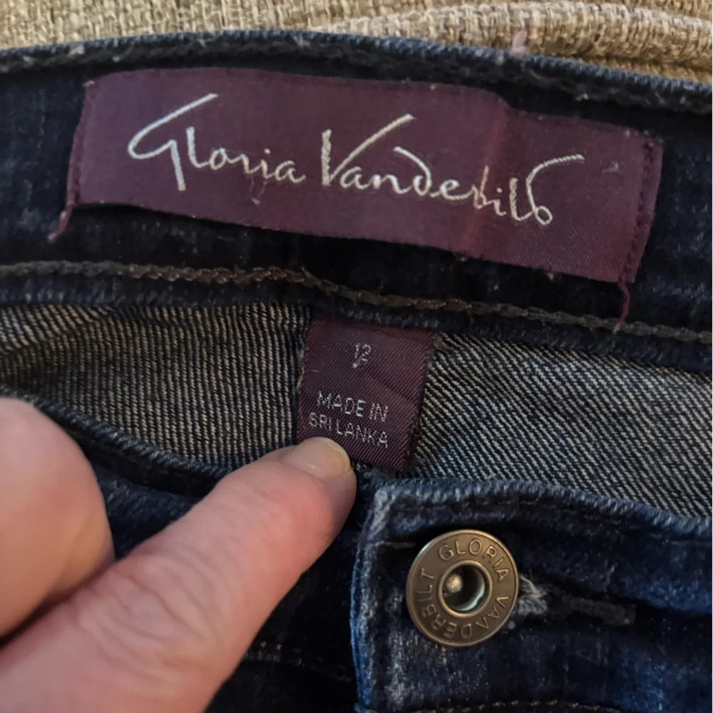 Gloria Vanderbilt Dark Indigo Straight Leg Jeans size 12 in great condition